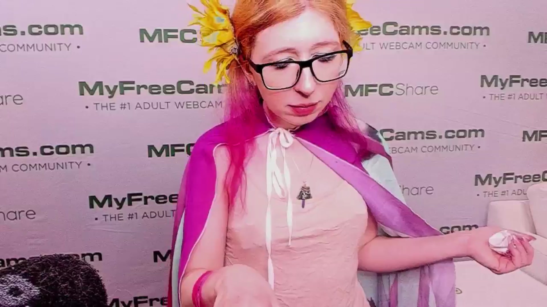 girlbotDiv video thumbnail