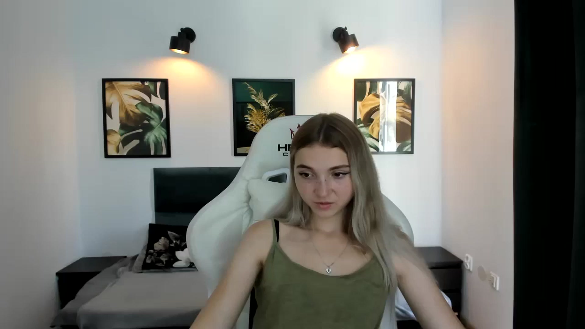 Daisyy video thumbnail