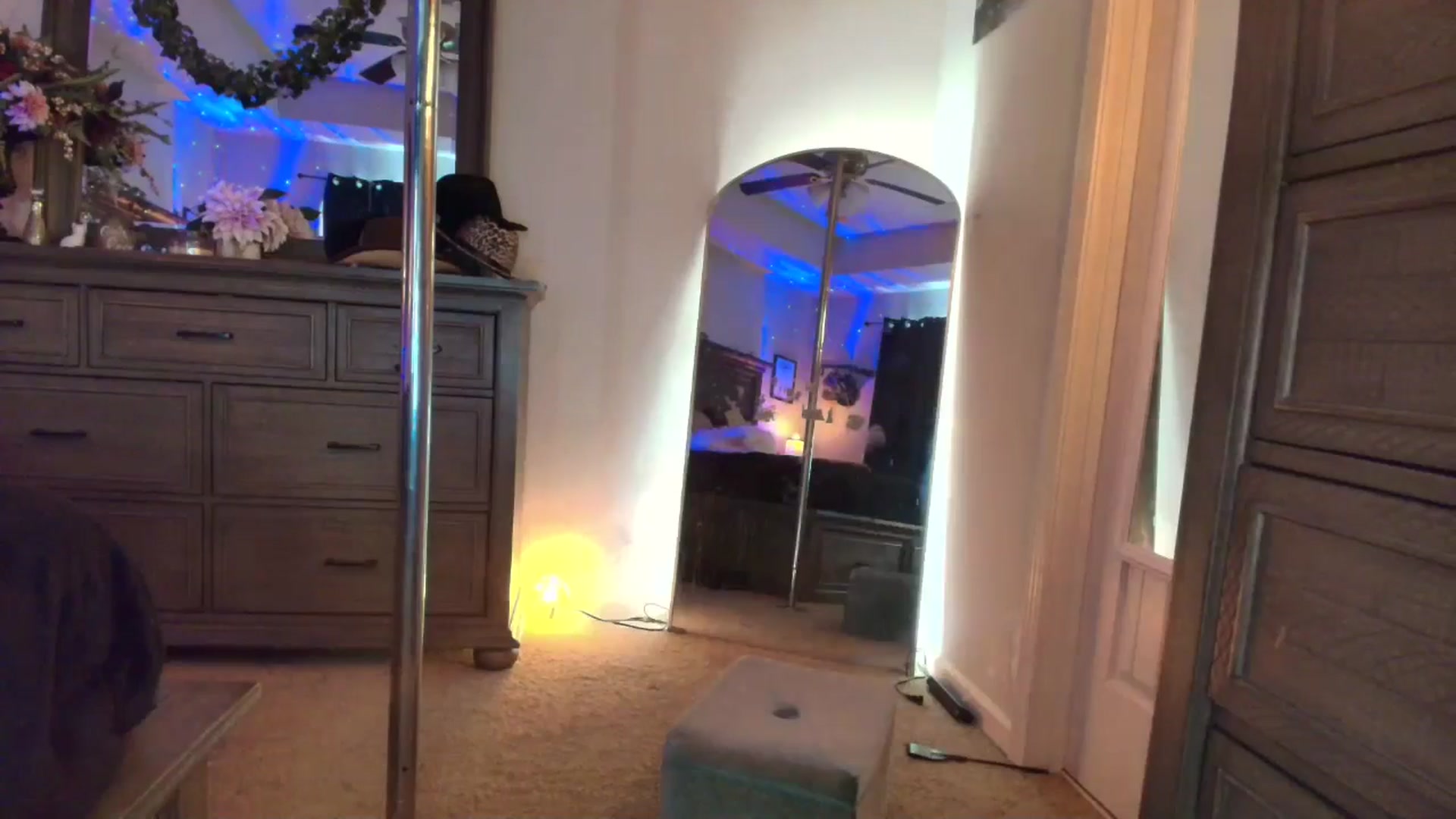 PoleBunnyXxx video thumbnail
