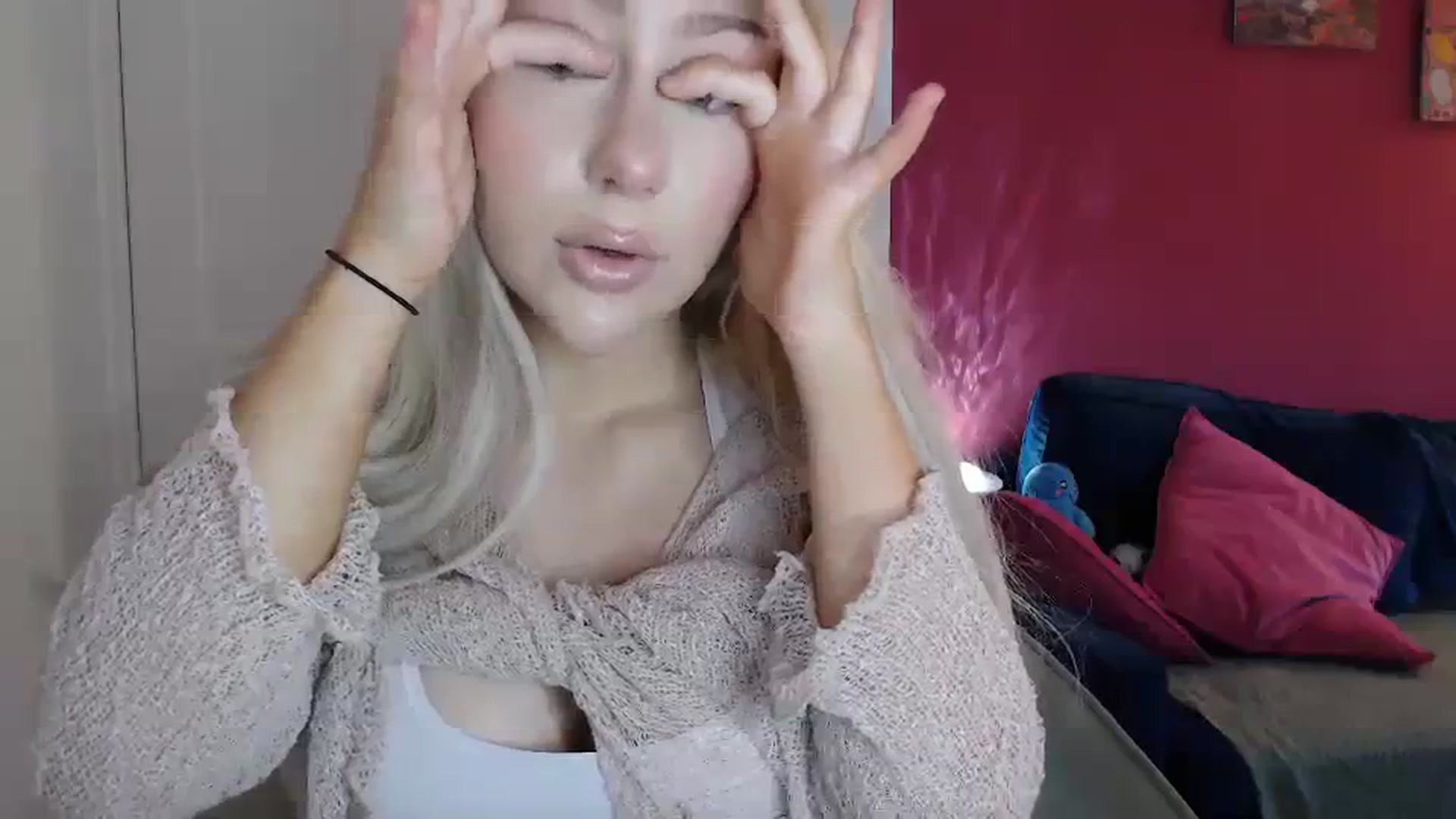 PetiteAvax video thumbnail