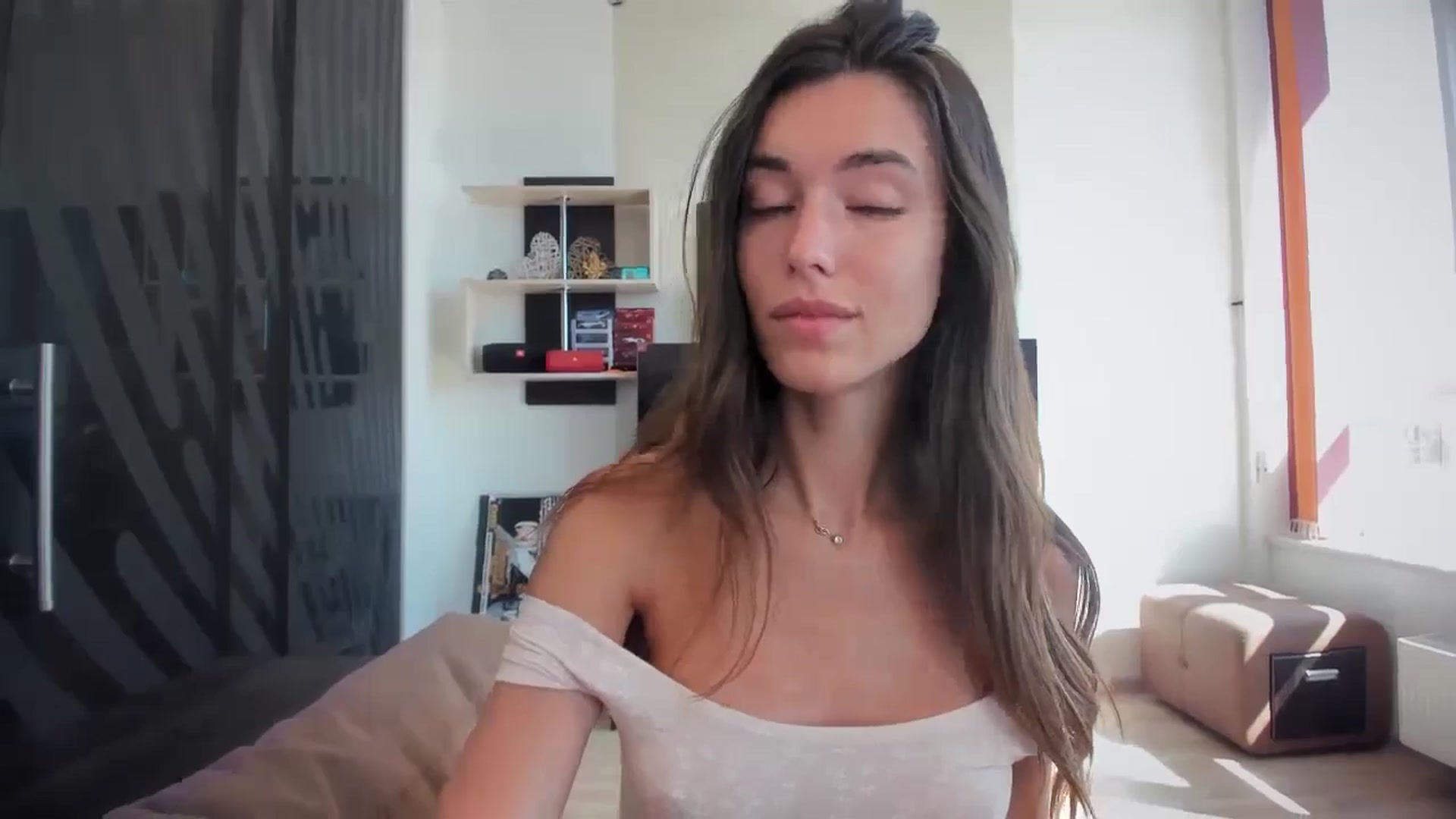 laurensaenz video thumbnail