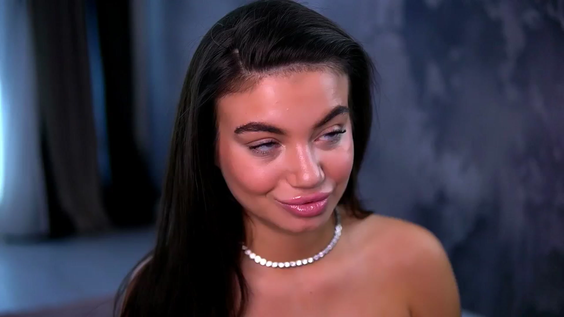 EsmeLuv video thumbnail