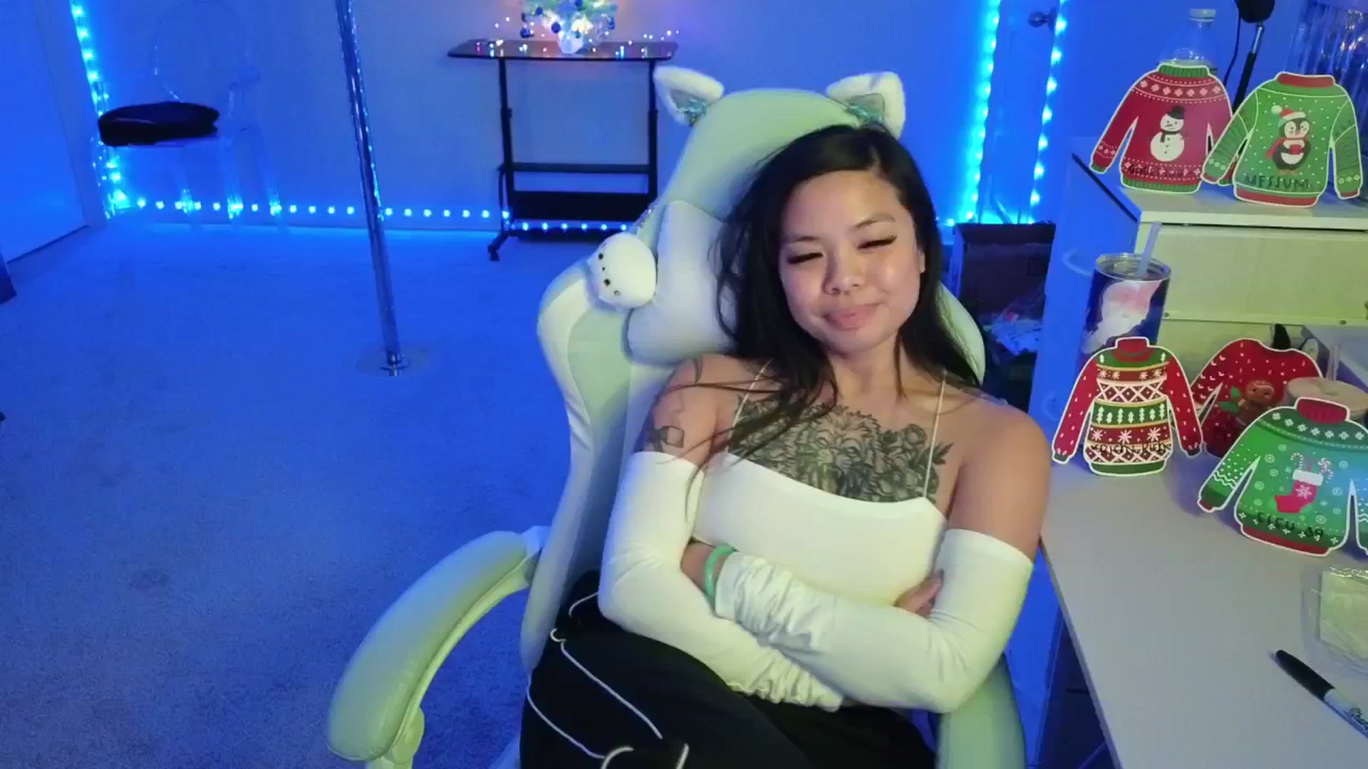 dolllface video thumbnail