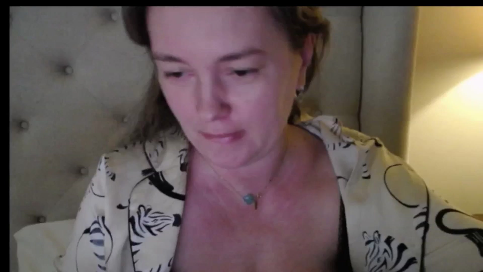 J0llye video thumbnail