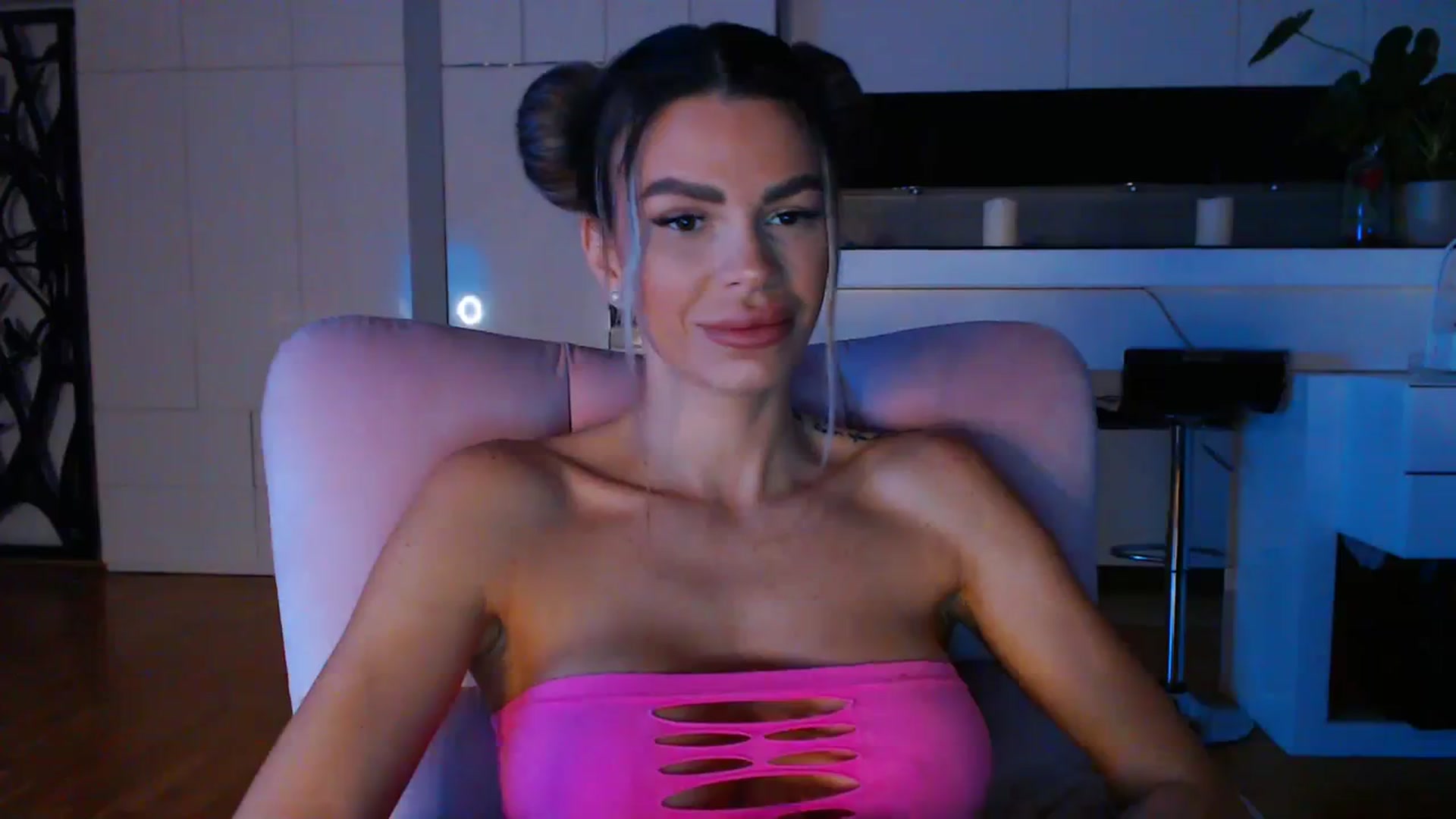 D_y_y video thumbnail