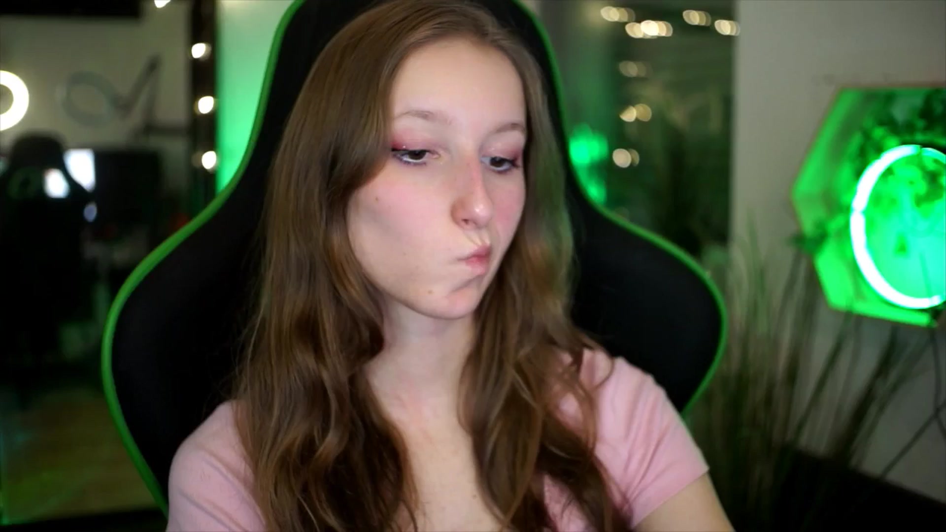 Kira9 video thumbnail