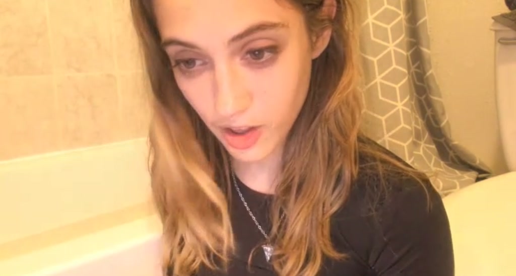 NaomiDee video thumbnail