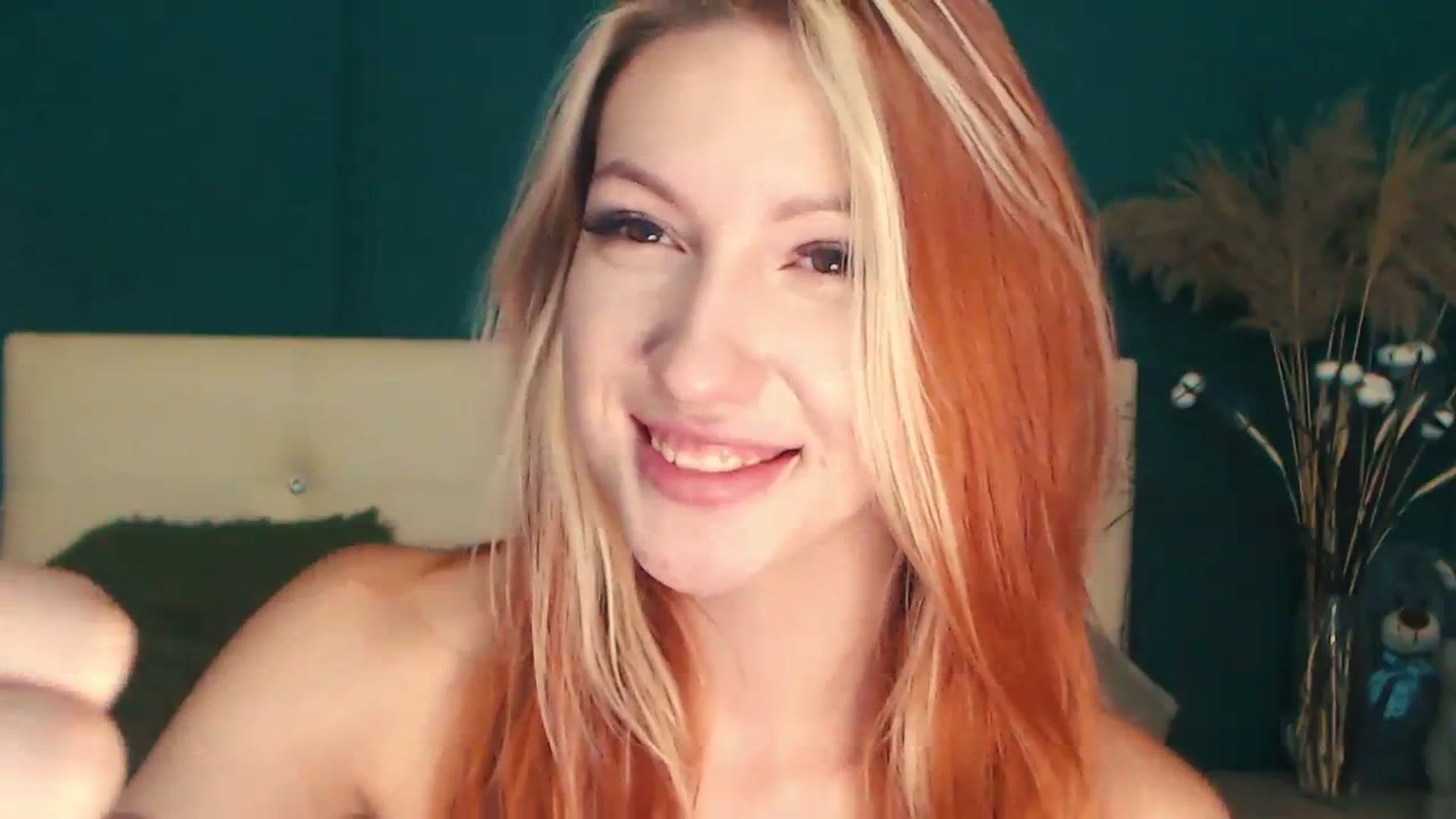 LovelyGin video thumbnail