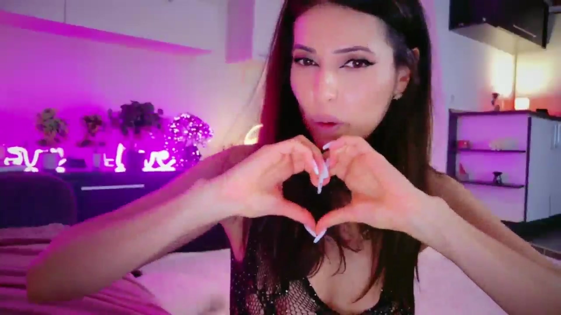 SmileyTinaa video thumbnail