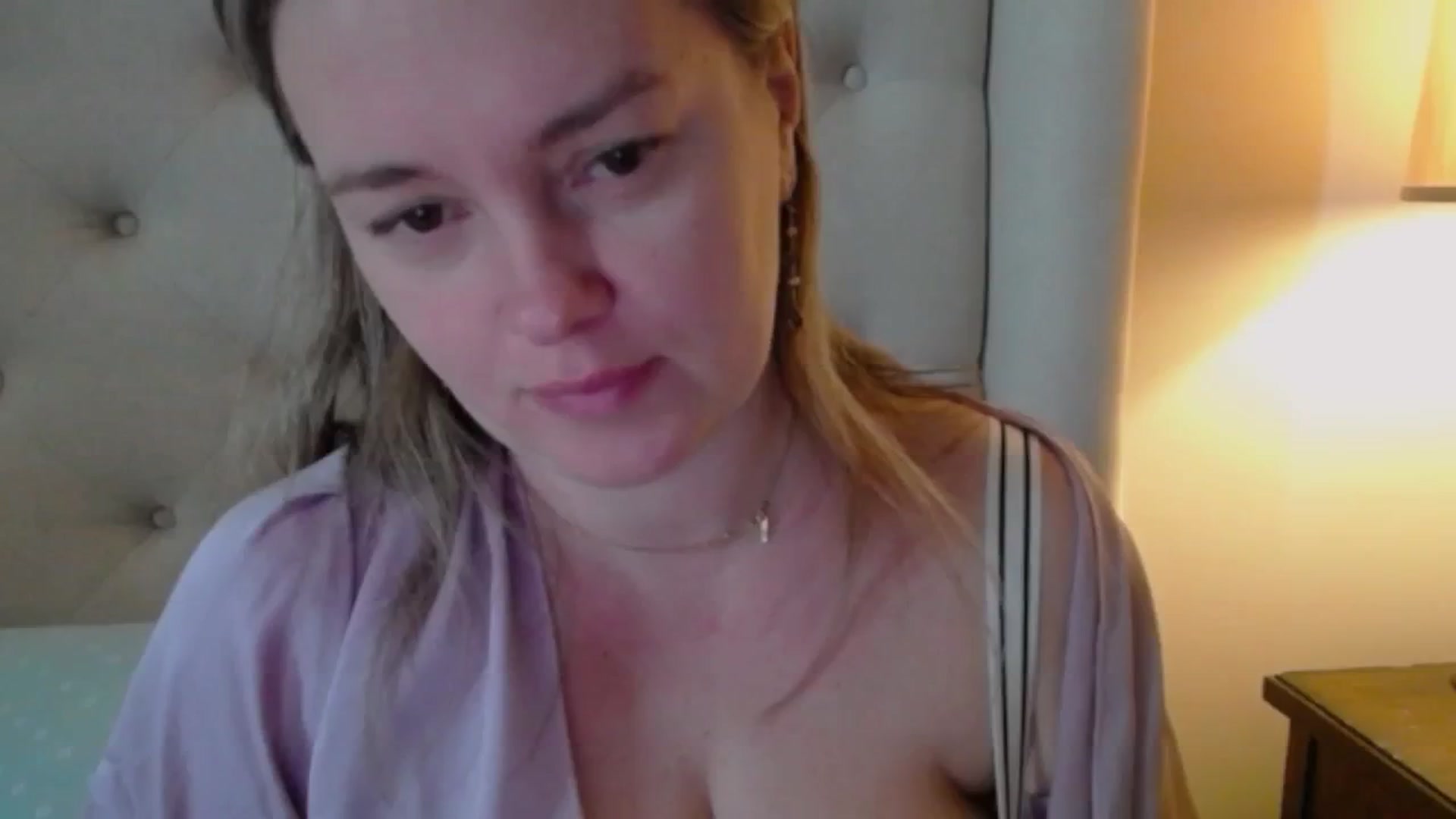J0llye video thumbnail