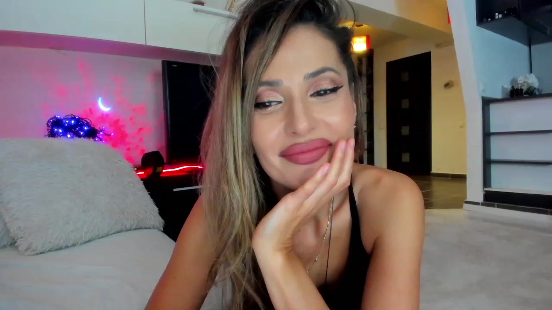 SmileyTinaa video thumbnail