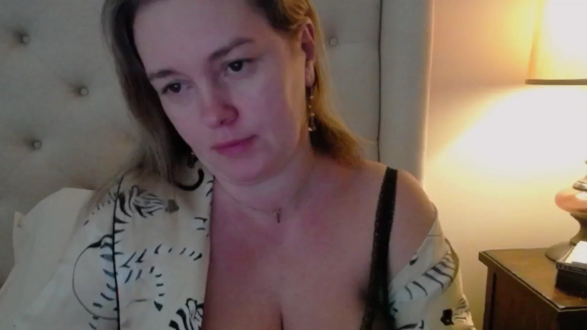 J0llye video thumbnail