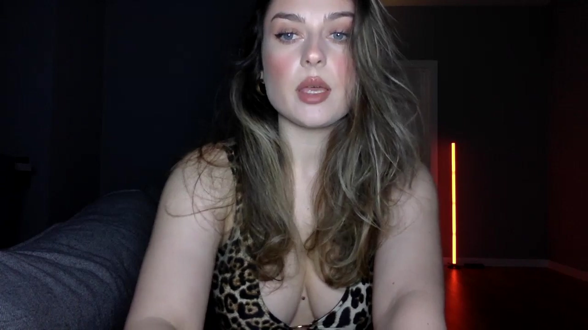 SindiMoon video thumbnail
