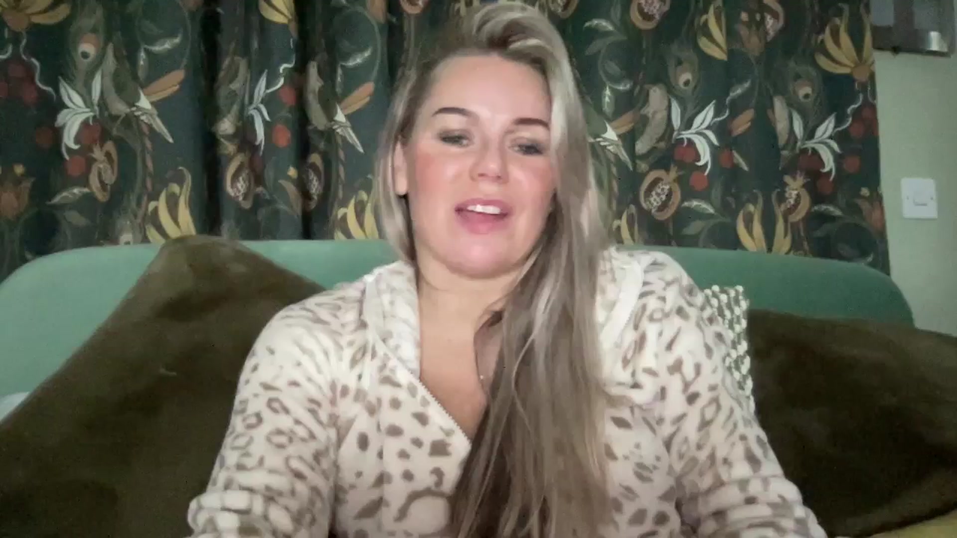 LaraLaughs video thumbnail