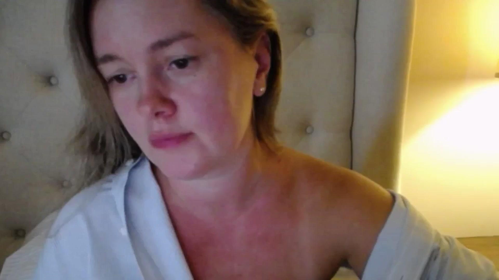 J0llye video thumbnail