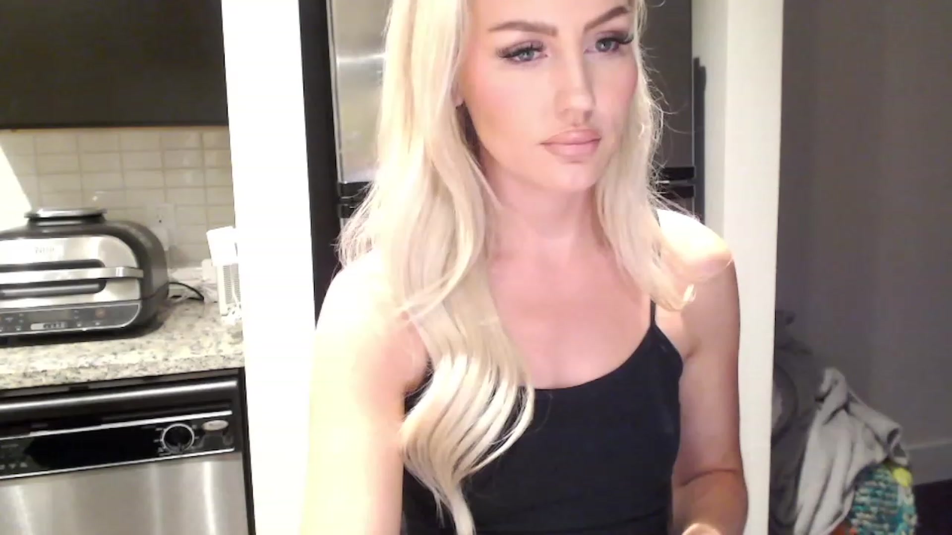 Officialelsa video thumbnail