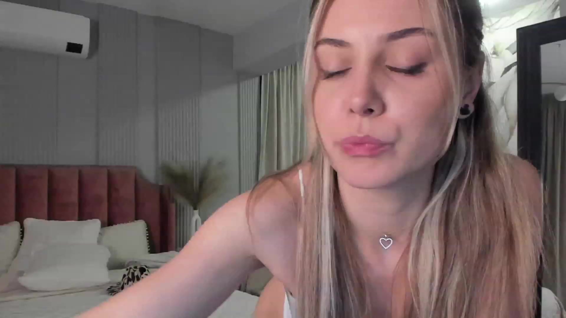 NellieCutest video thumbnail