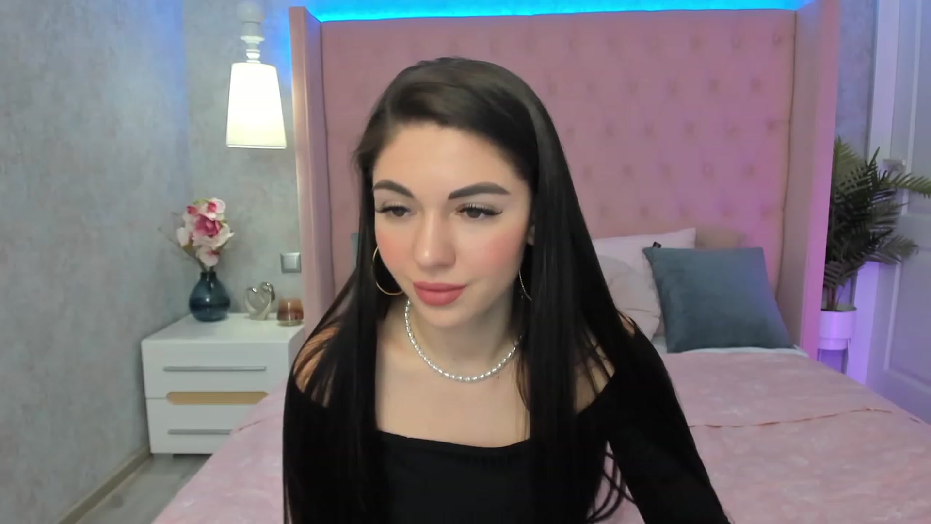 AnnaHix video thumbnail