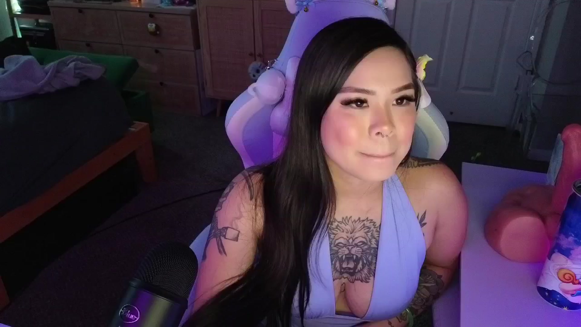 dolllface video thumbnail
