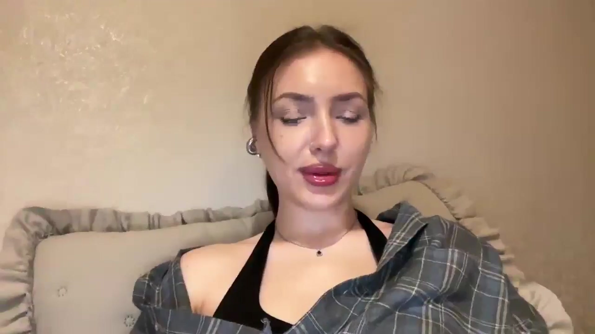 Di_Pearl video thumbnail