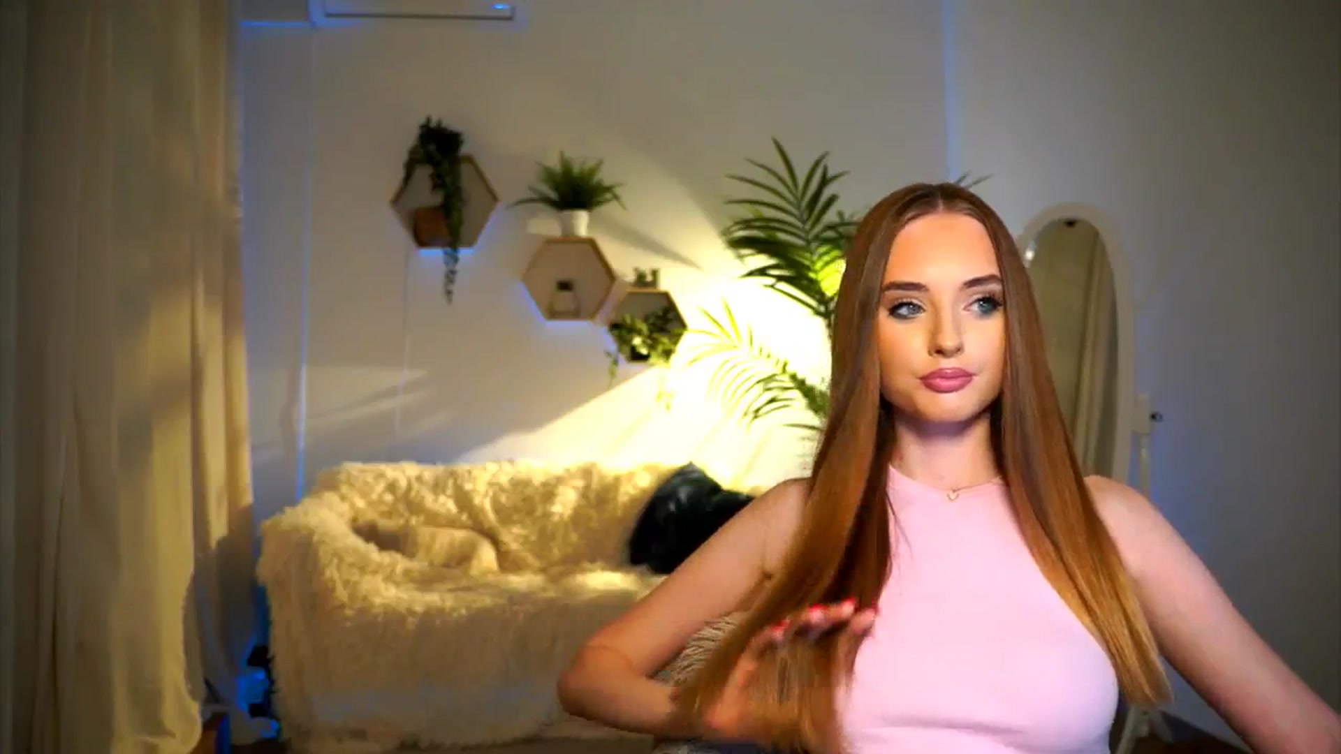 petitegonwild video thumbnail