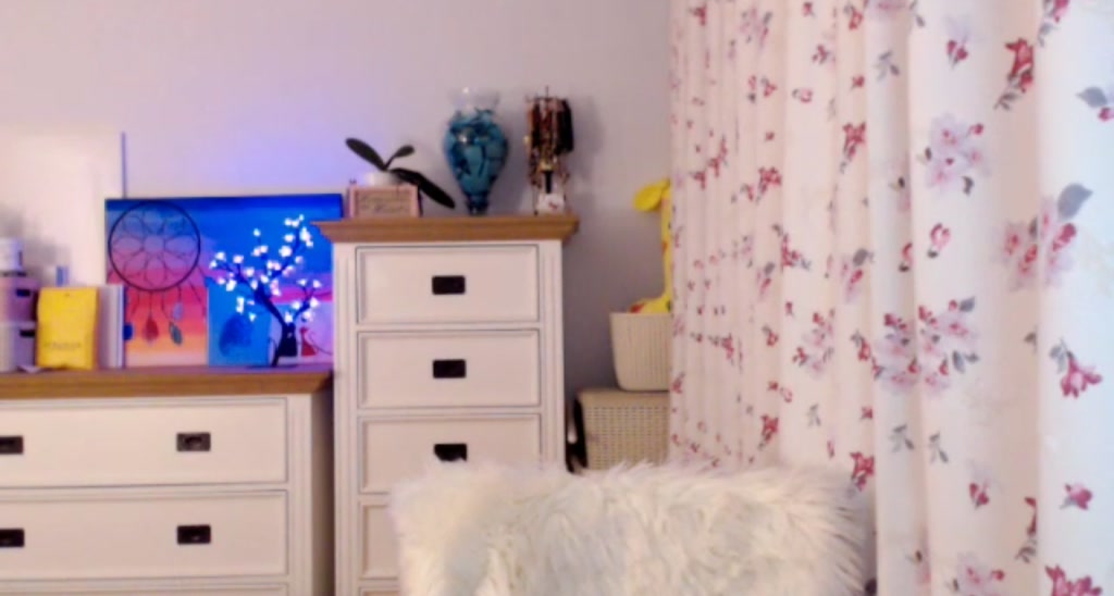 Ami_White video thumbnail