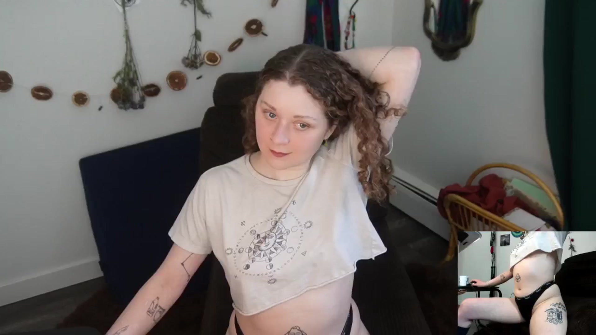 PeachyQueen_ video thumbnail