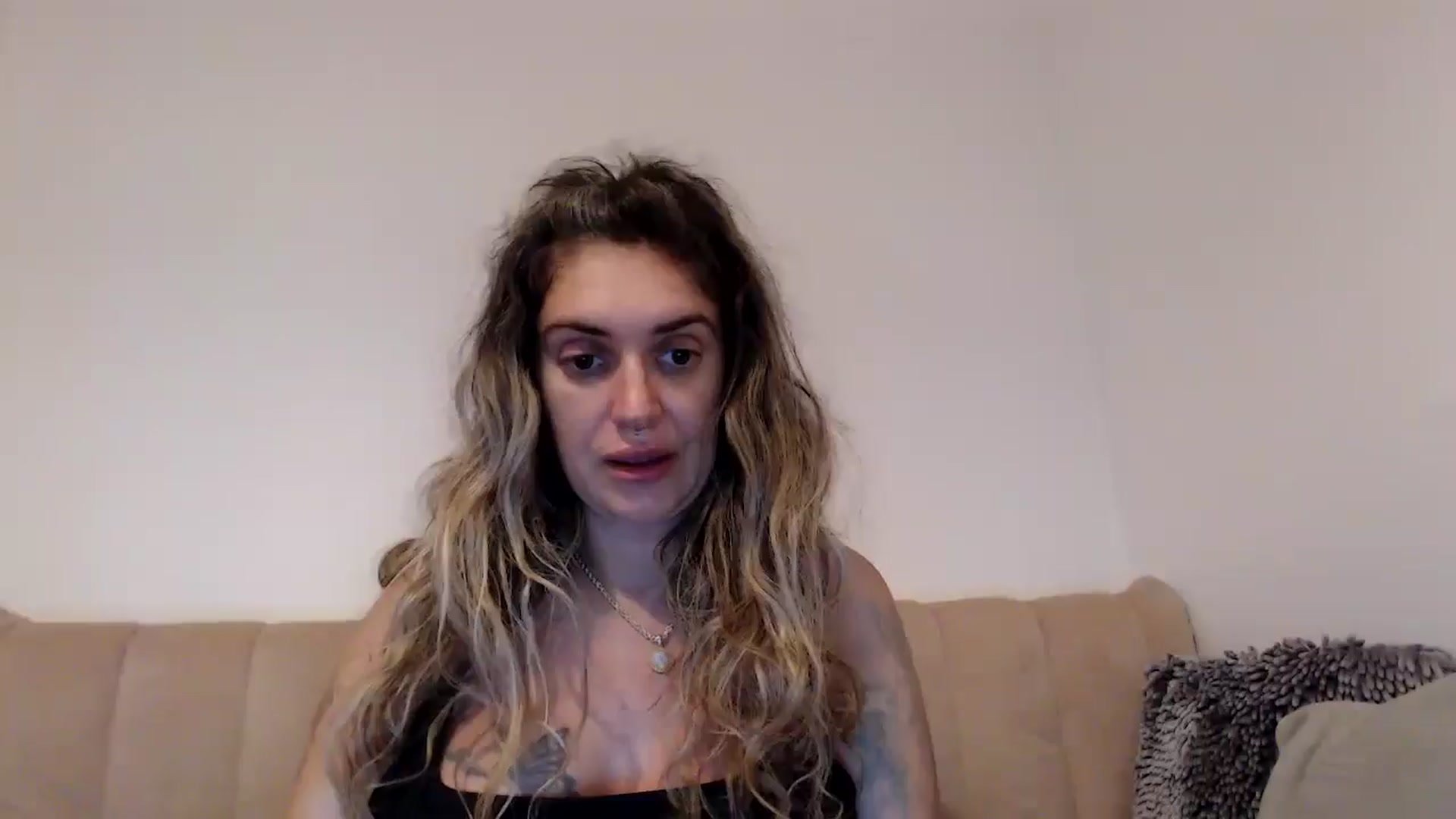 MissDivinna video thumbnail