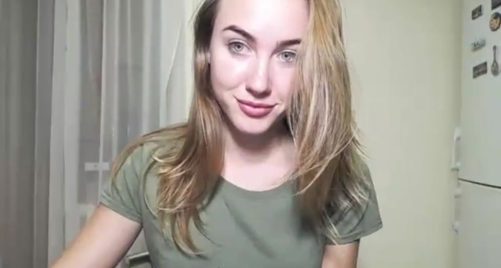 Ellie_18_ video thumbnail