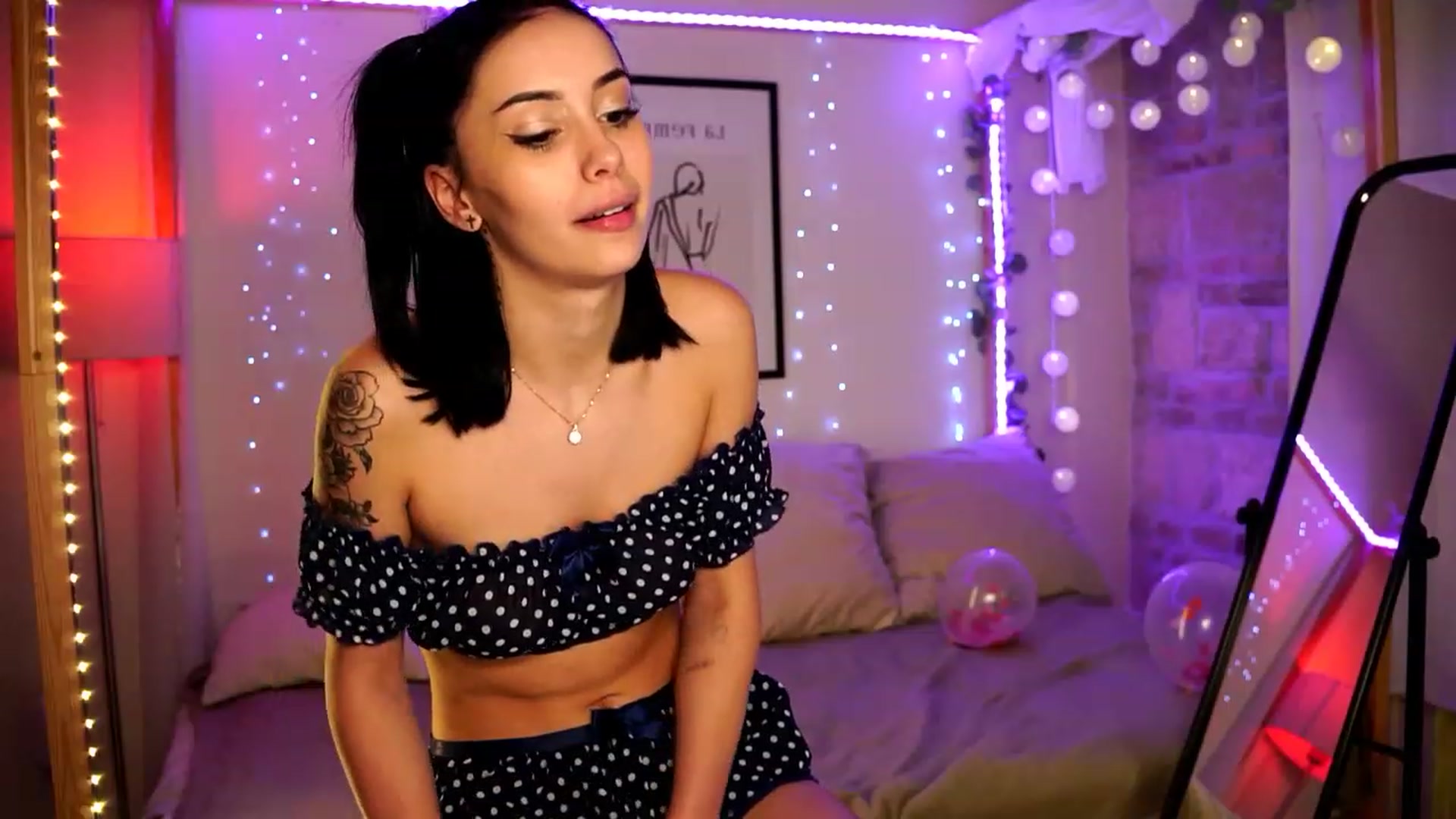 Naomii18 video thumbnail