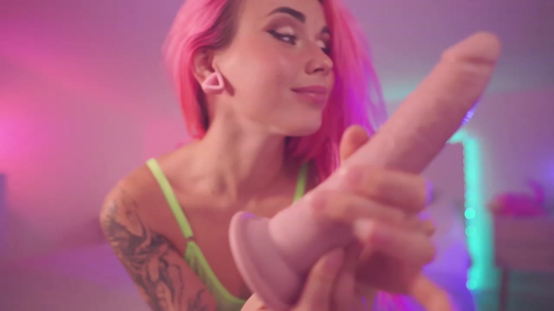 Sarah_Pink video thumbnail
