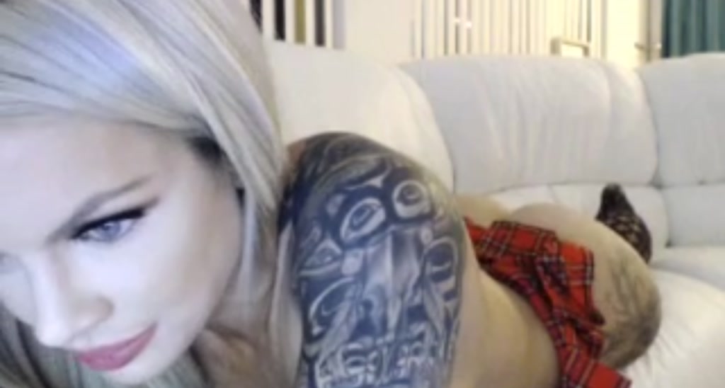 BellaReis video thumbnail