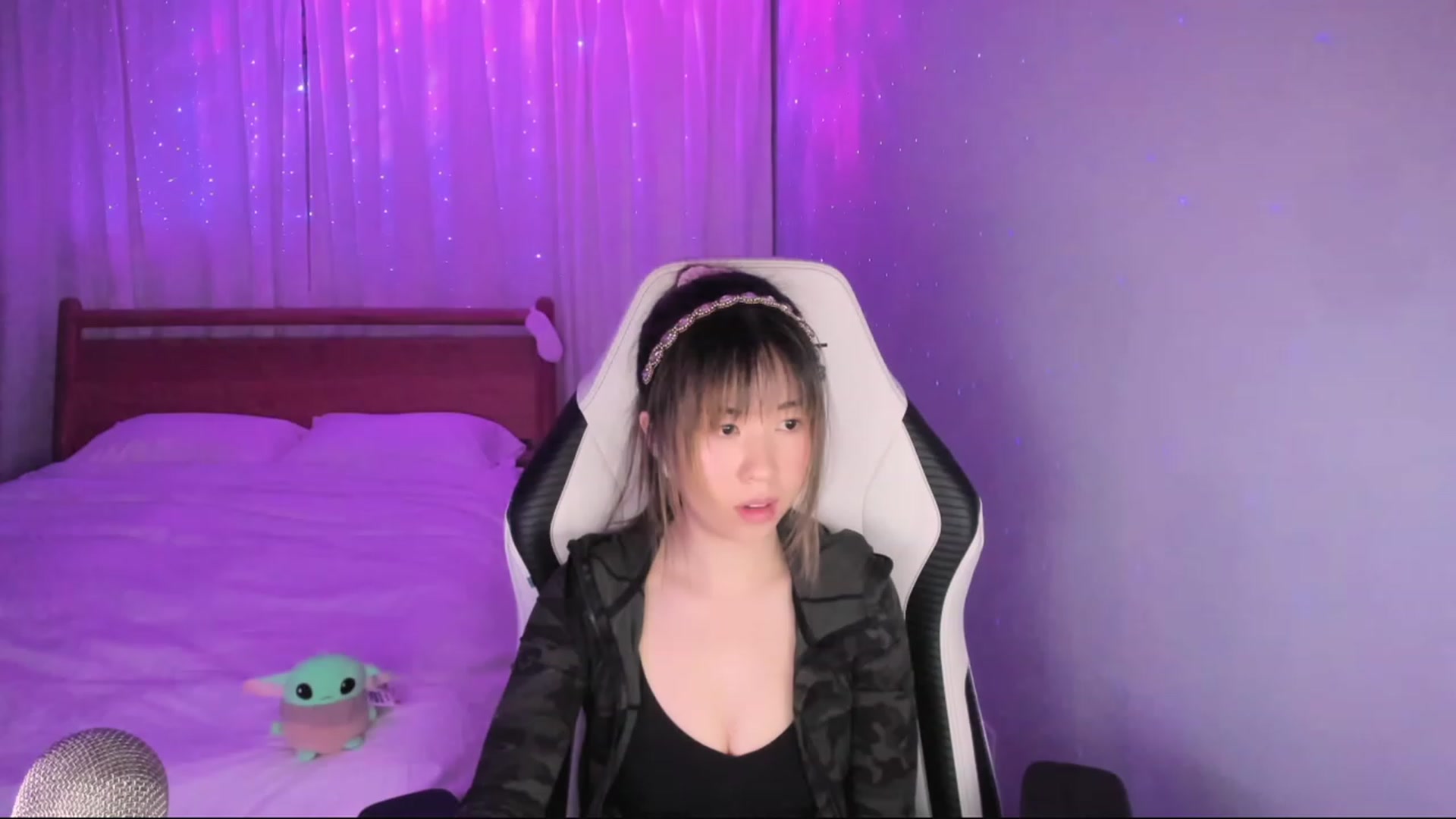daisiee video thumbnail