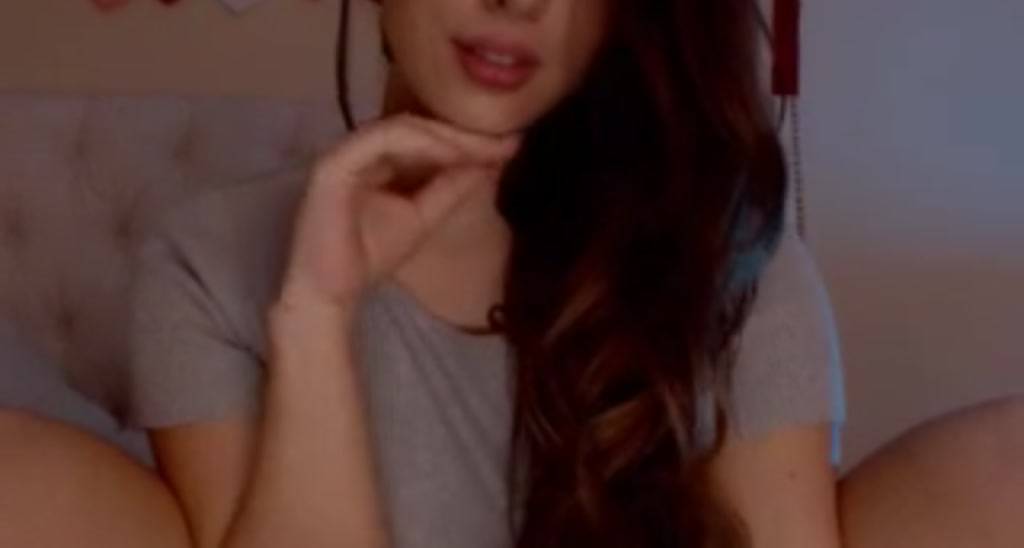 IsabelleDoll video thumbnail