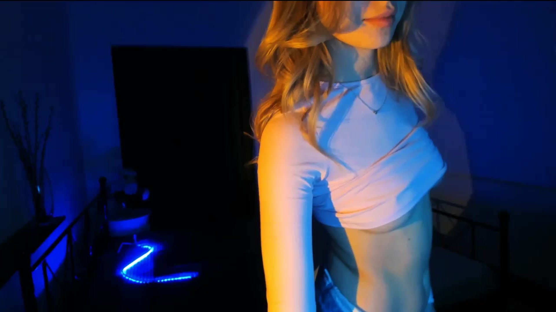 LovelyGin video thumbnail