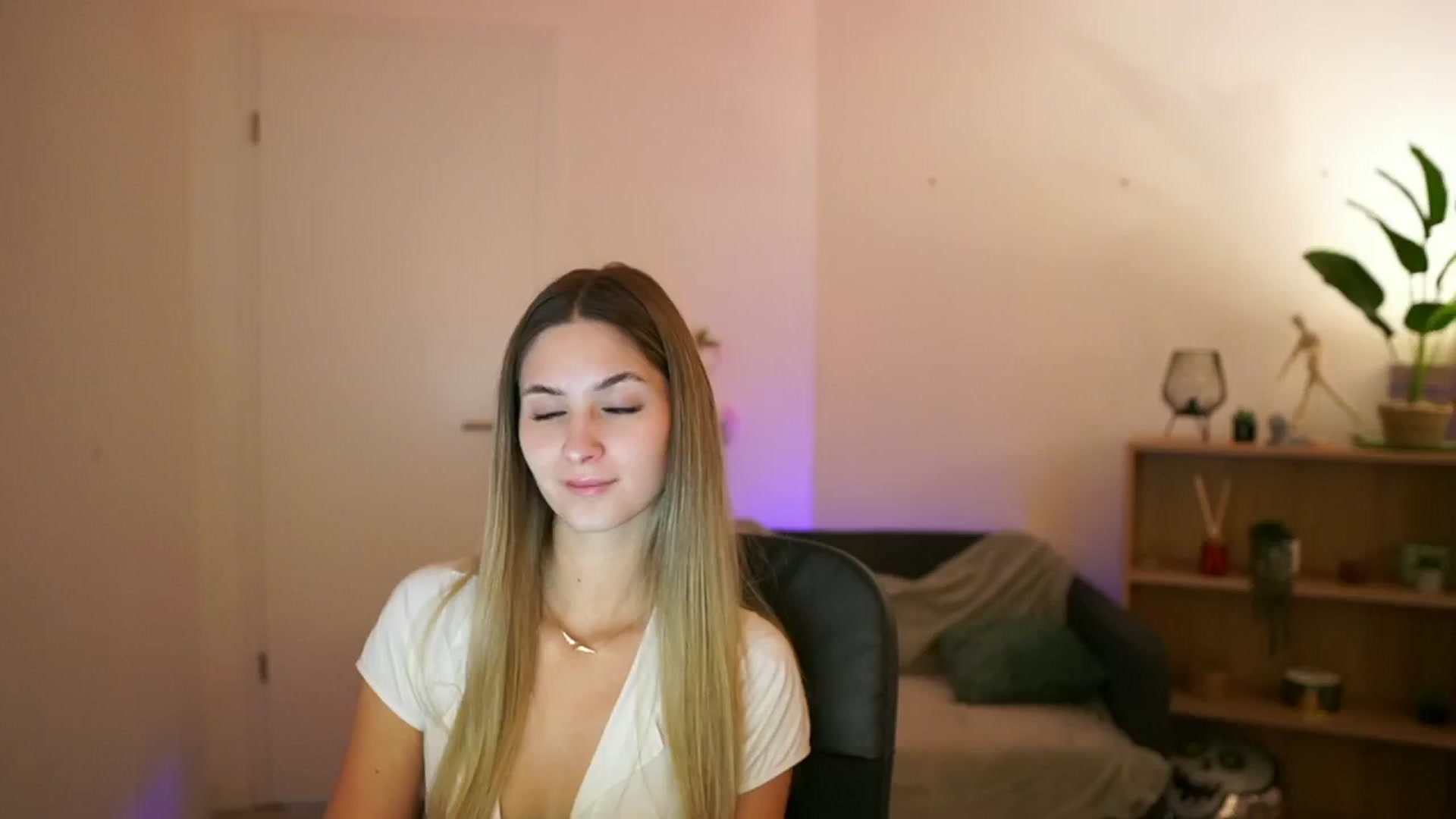 CuteGirl_18 video thumbnail