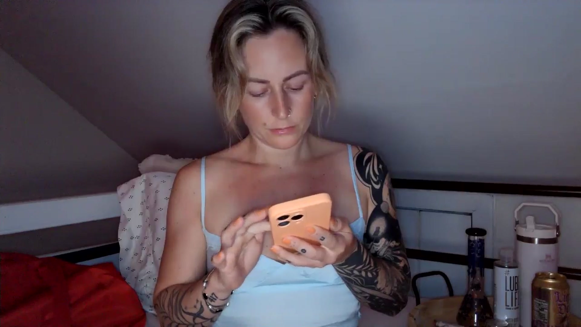 Lena_bee video thumbnail