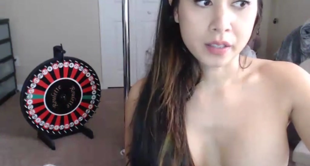 Downloads video thumbnail