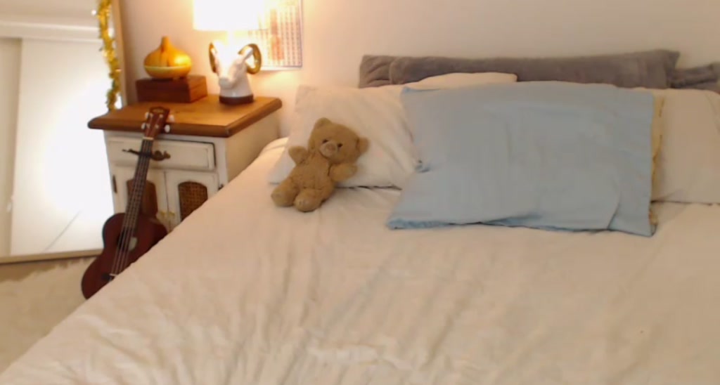 RobinMae video thumbnail