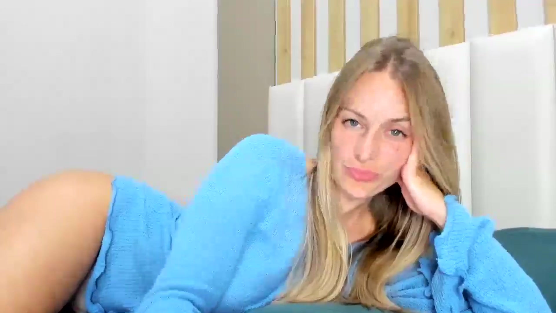 regular_girl video thumbnail