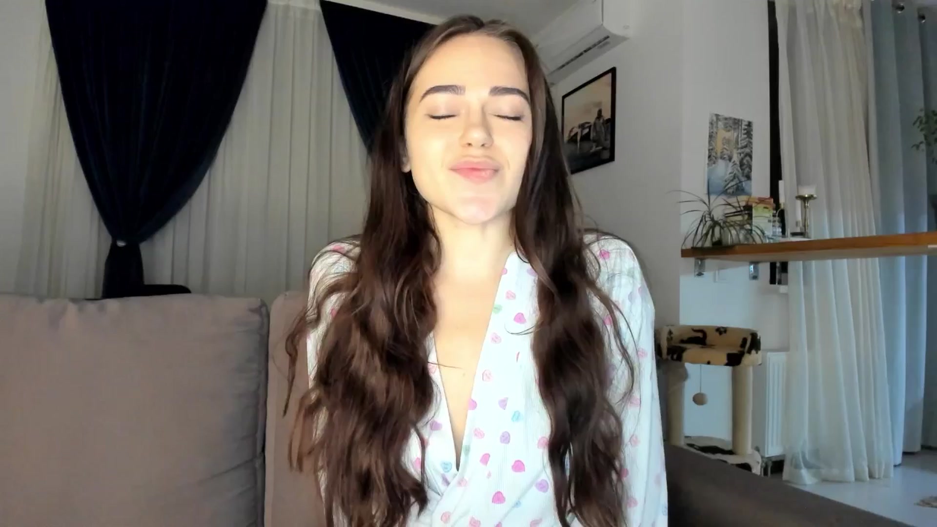BeeTheQueen video thumbnail