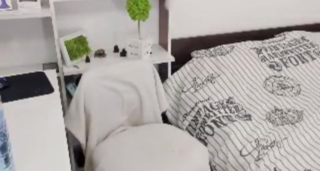 Hannah18x video thumbnail