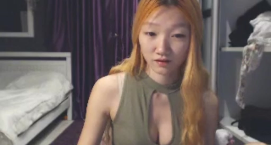 FoxyHyuna video thumbnail