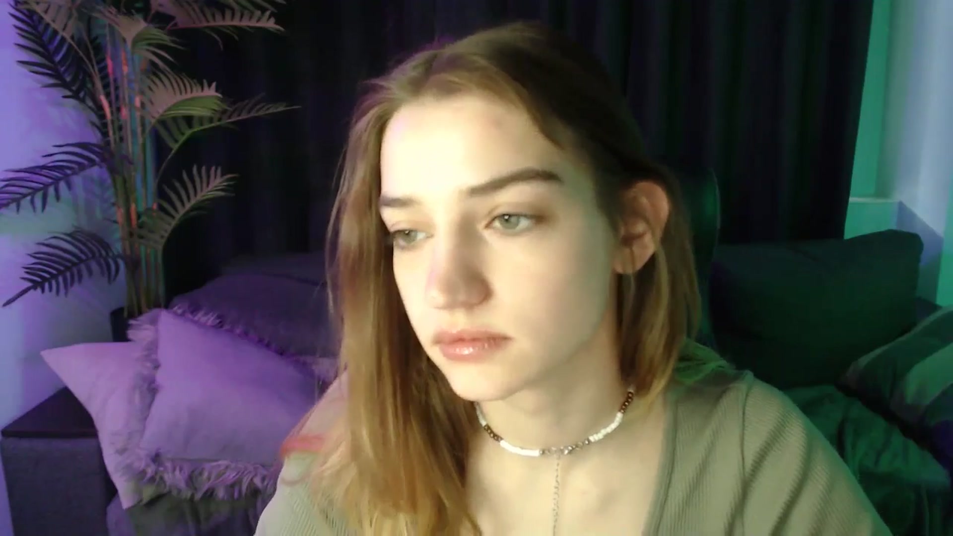 LaraMinx video thumbnail