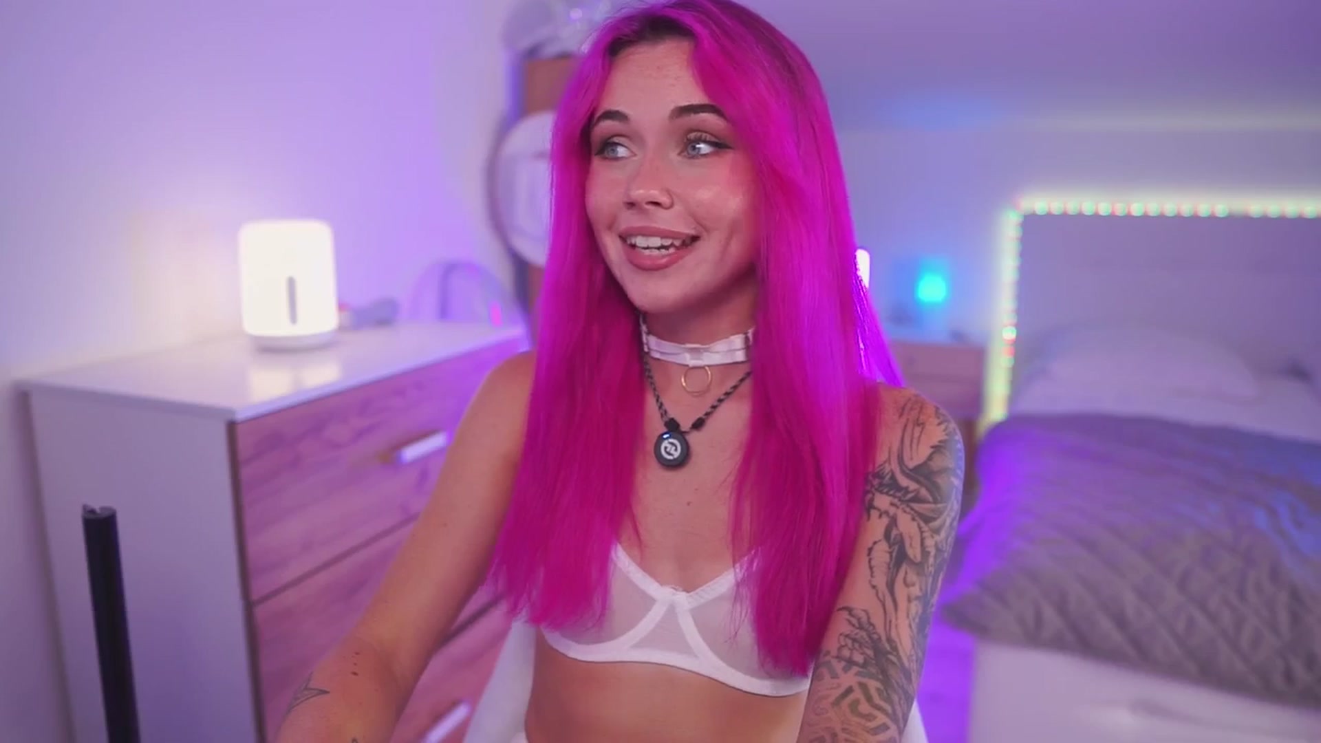 Sarah_Pink video thumbnail