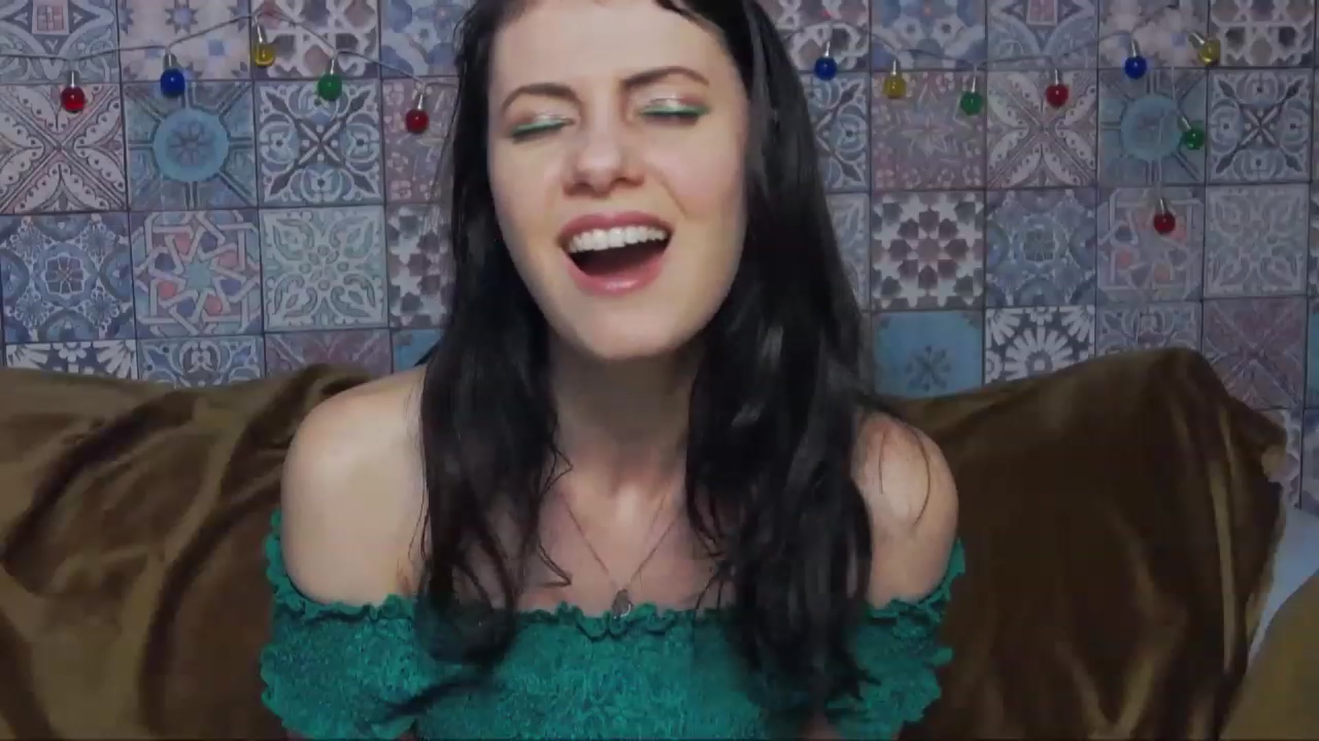 MissAracely video thumbnail