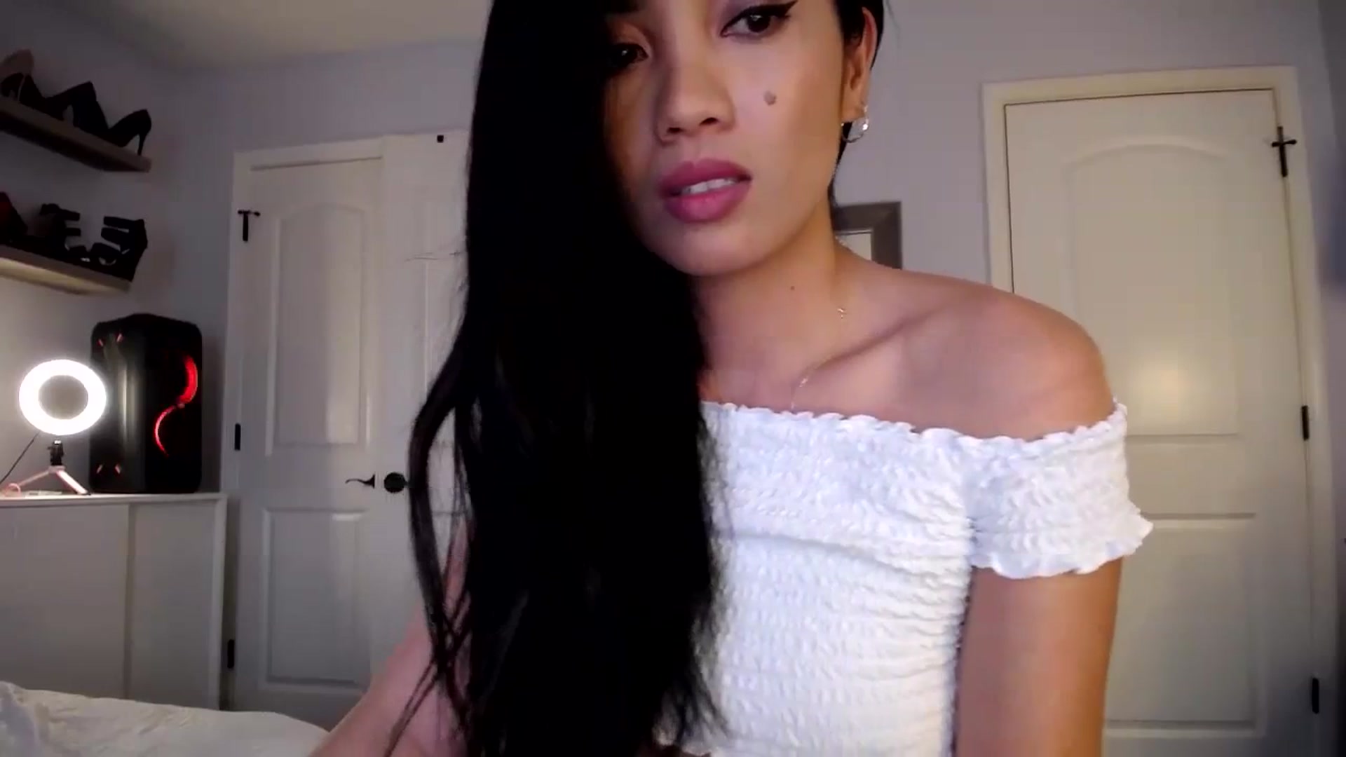 AsianLuv_4U video thumbnail