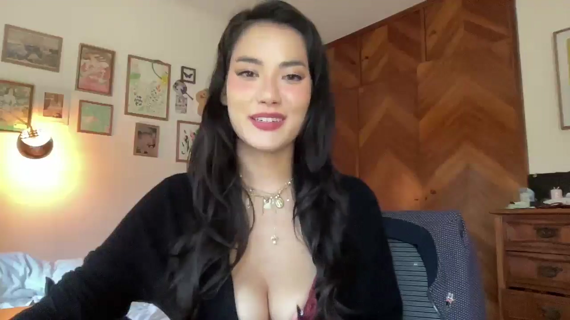 LuluArtist video thumbnail