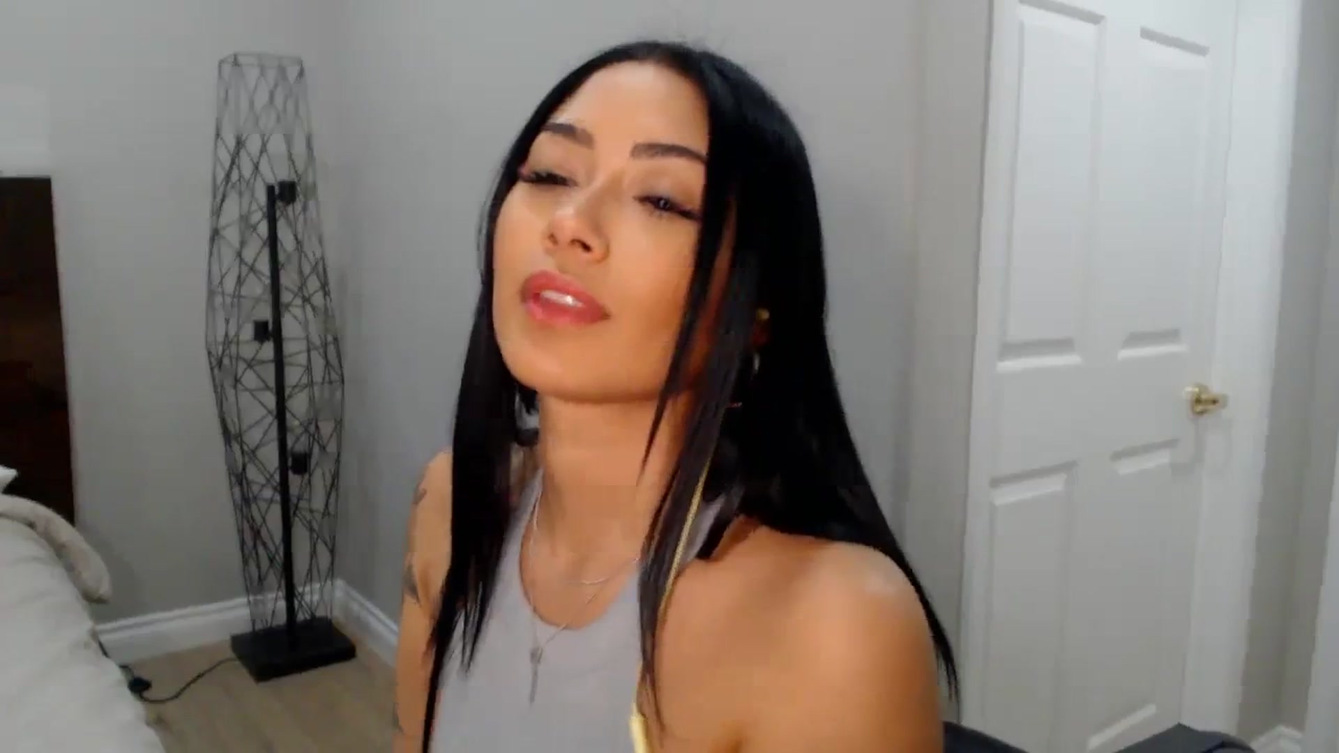 YourGoddessLu video thumbnail