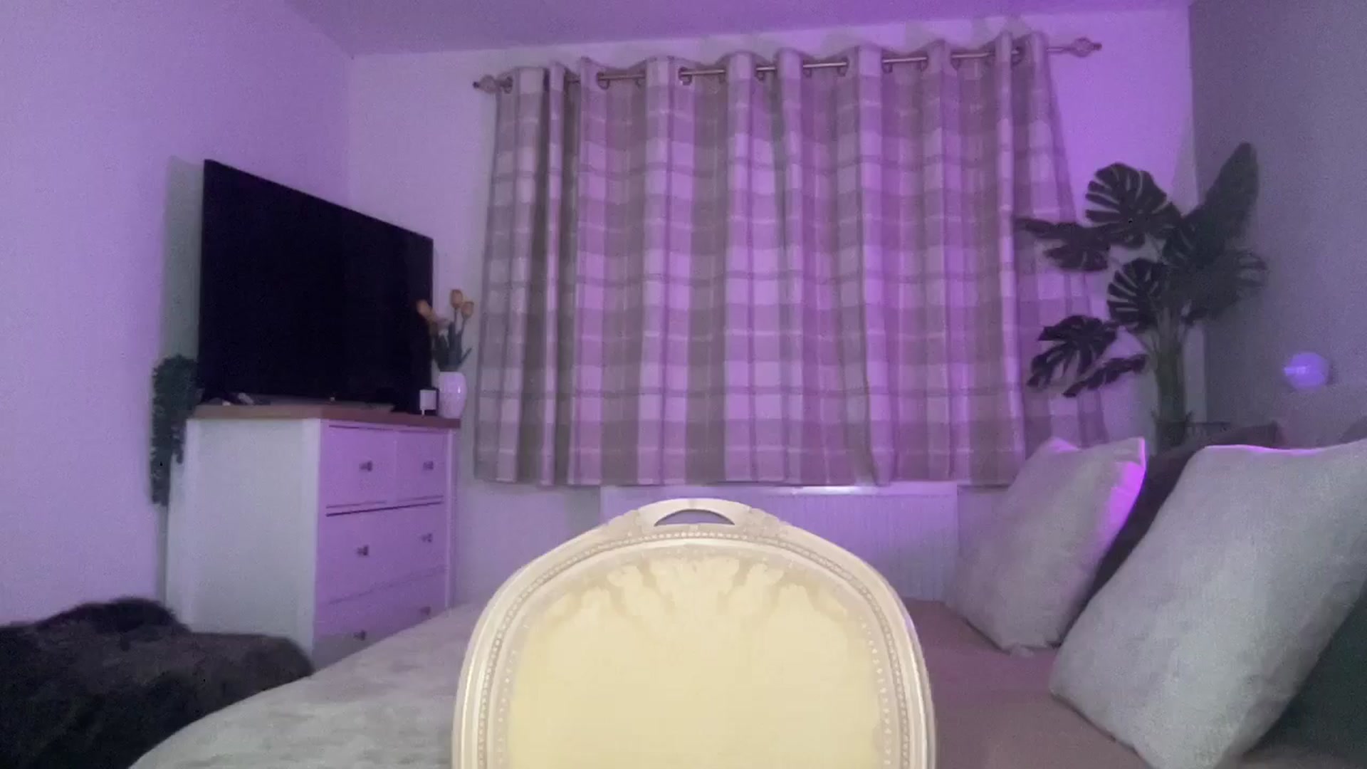 Little_L video thumbnail